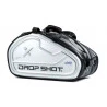 A Raqueteira Heritage - JMD da Drop Shot possui as duas laterais semi rigidas com logo Drop Shot e assinatura de JMD - Juan Martin Diaz. Com tres compartimentos principais, sendo os dois das laterais com material termico para guardar sua raquete (padel ou